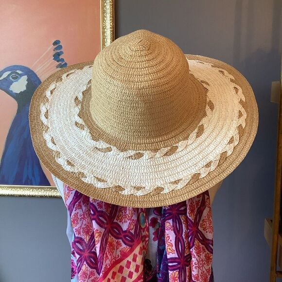 Straw WideBrim Hat  🌺🌷❤️ - Picture 1 of 5